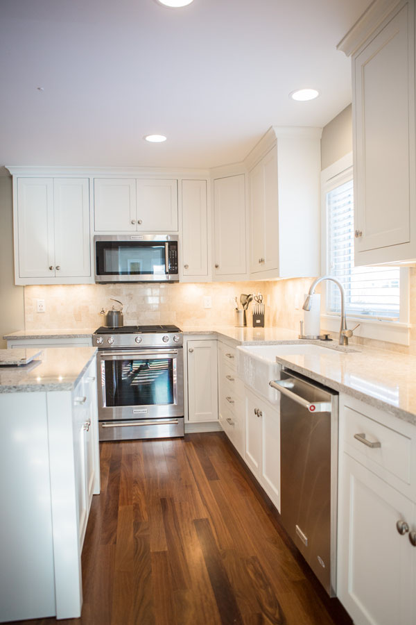 The Benefits of Installing Hardwood in the Kitchen